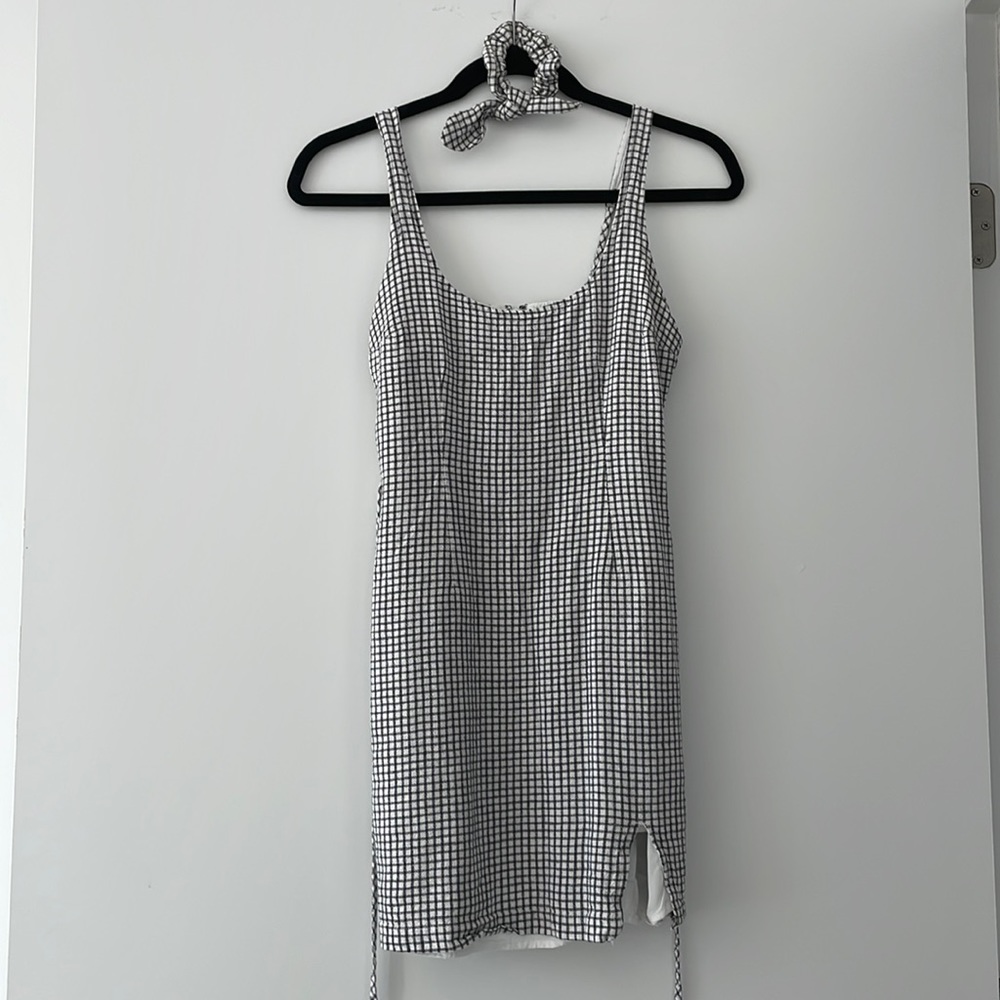 Abercrombie XS dress with matching scrunchie